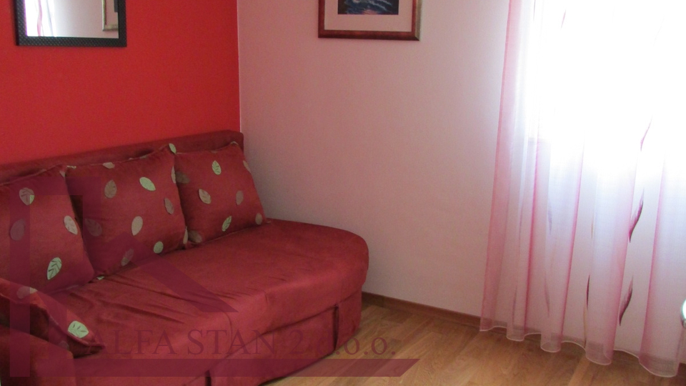 Dvosoban stan za najam &ndash; Podstrana&comma; Stro&zcaron;anac &lpar;100 m od pla&zcaron;e&rpar;