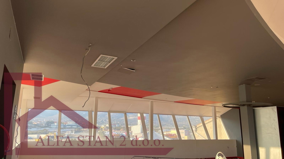 NAJAM POSLOVNOG PROSTORA - PLANO&comma; TROGIR