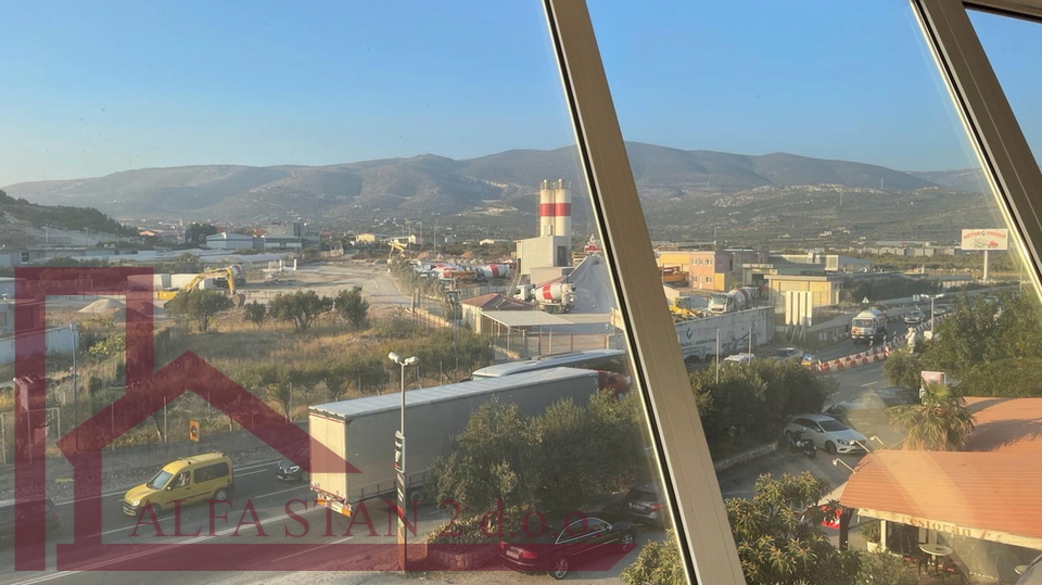NAJAM POSLOVNOG PROSTORA - PLANO, TROGIR