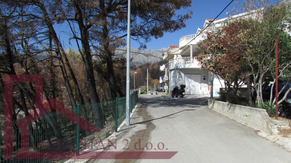 Terreno in pendenza con vista aperta, 824m2