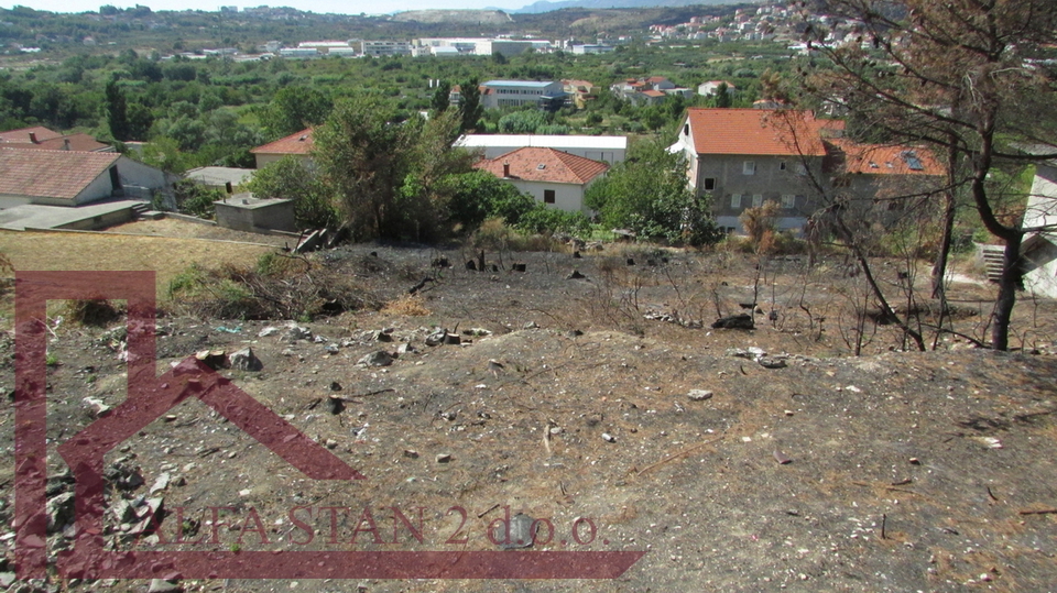 Terreno in pendenza con vista aperta, 824m2