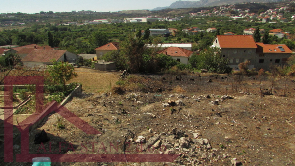 Terreno in pendenza con vista aperta, 824m2