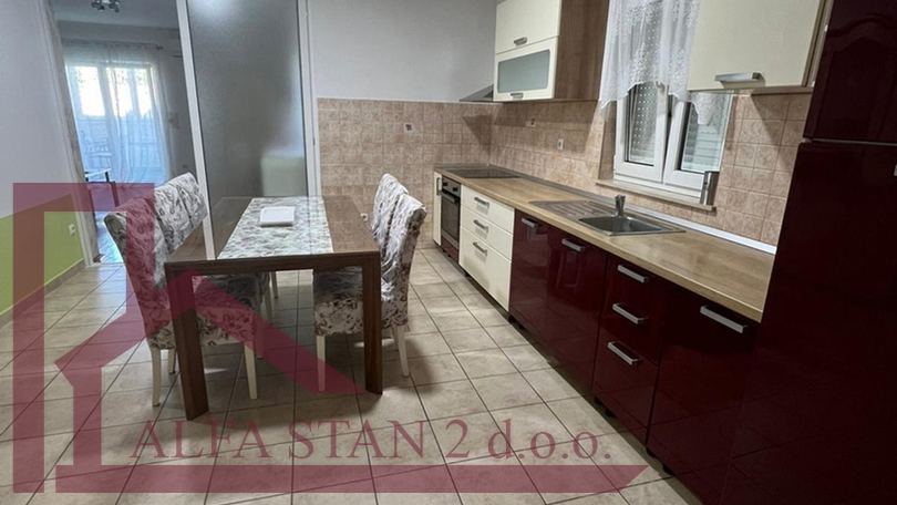 Long-term rent of a one-room apartment - center of Makarska