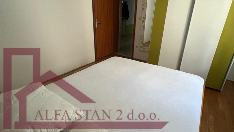 Long-term rent of a one-room apartment - center of Makarska
