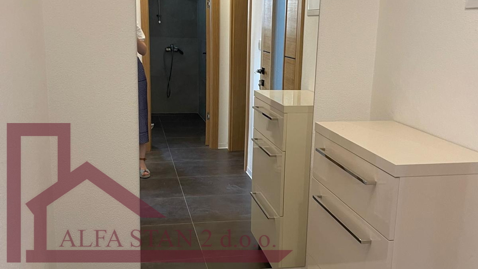 Appartamento, 55 m2, Affitto, Solin - Sr. Strana