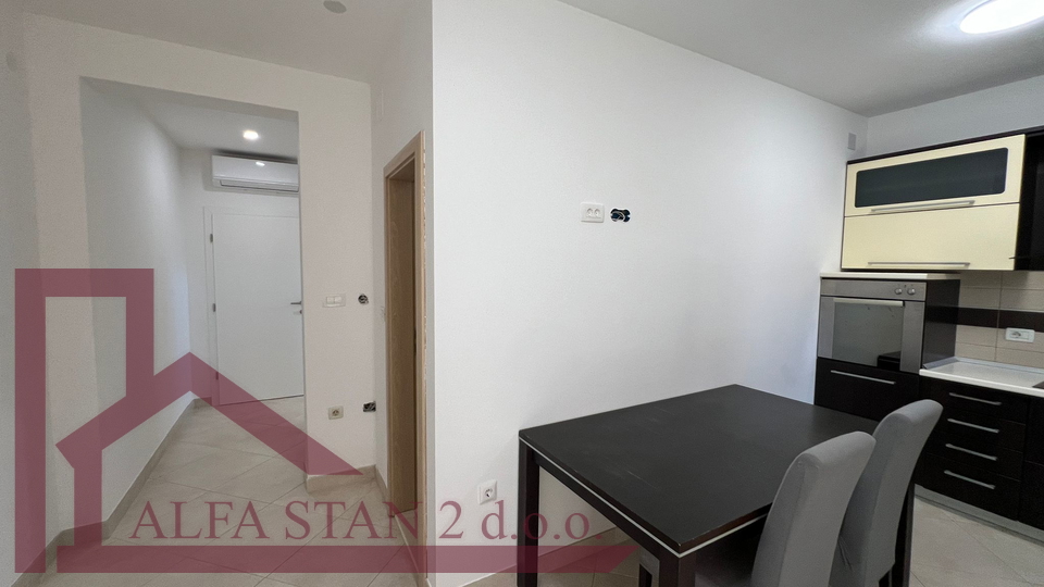 Appartamento, 53 m2, Affitto, Solin - Japirko