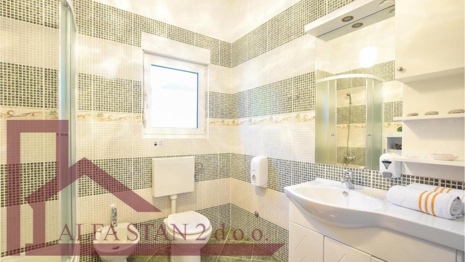 Haus, 522 m2, Verkauf, Podstrana