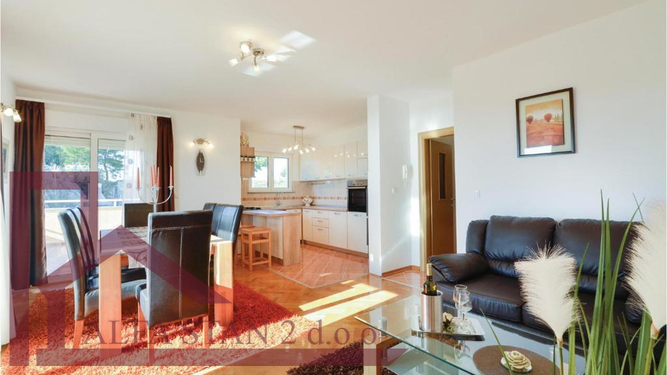 Haus, 522 m2, Verkauf, Podstrana