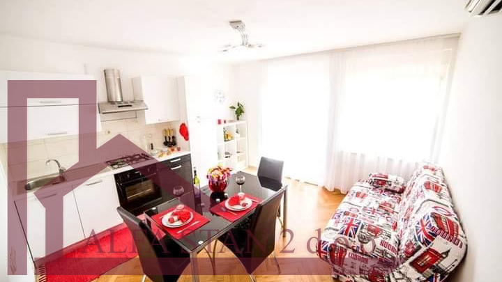 Dvosoban stan, Split,  Manuš za dugoročni najam