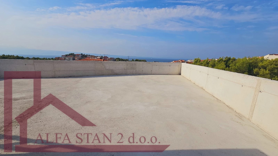 Podstrana, Grljevac, Apartment 3 bedrooms + dining room + terrace + 2 garage parking spaces