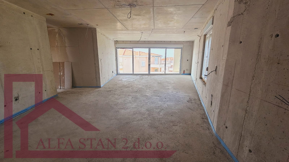 Podstrana, Grljevac, Apartment 3 bedrooms + dining room + terrace + 2 garage parking spaces
