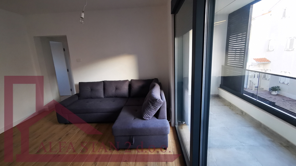 Podstrana, Strožanac, Beautiful newly built two-bedroom apartment for long-term rent