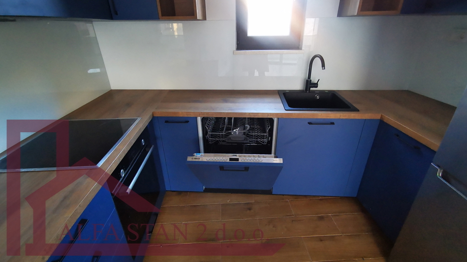 Podstrana, Strožanac, Beautiful newly built two-bedroom apartment for long-term rent