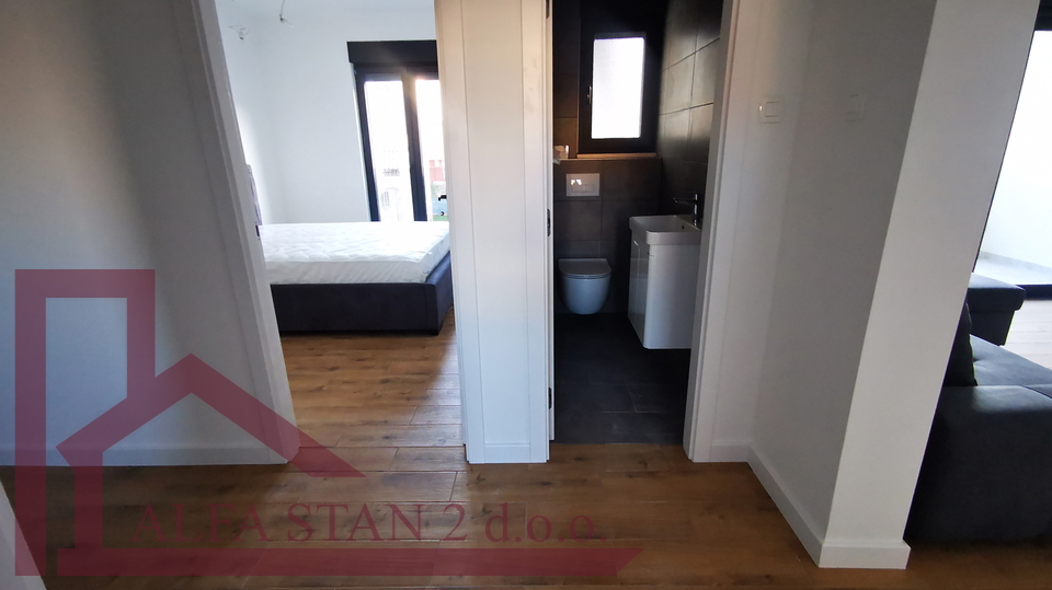 Podstrana, Strožanac, Beautiful newly built two-bedroom apartment for long-term rent