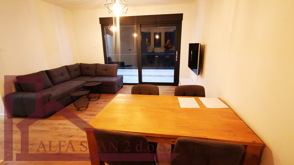 Podstrana, Strožanac, Beautiful newly built two-bedroom apartment for long-term rent