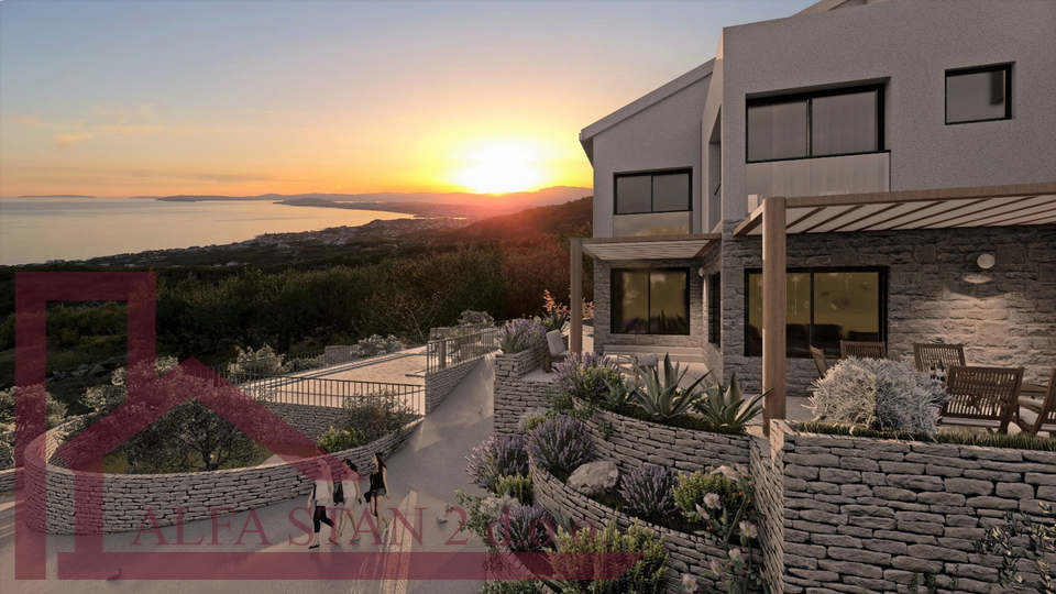 Terreno con vista aperta per la costruzione di una villa, spese comunali pagate e cantiere registrato.