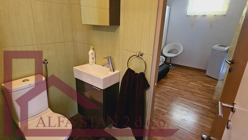 Haus&comma; 174 m2&comma; Verkauf&comma; &Zcaron;rnovnica