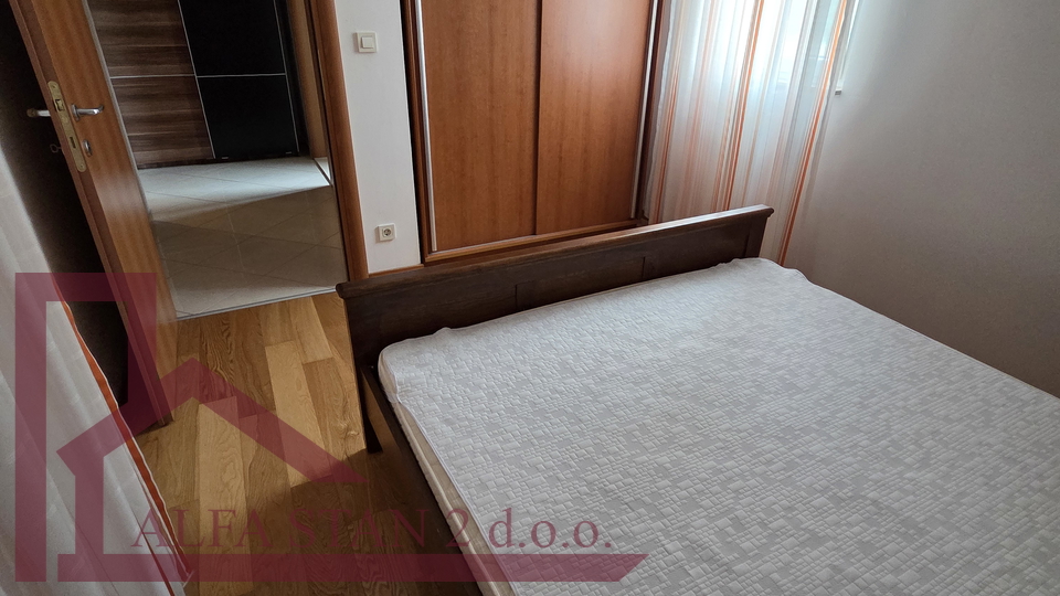 Dvosoban stan za najam &ndash; Podstrana&comma; Stro&zcaron;anac &lpar;100 m od pla&zcaron;e&rpar;