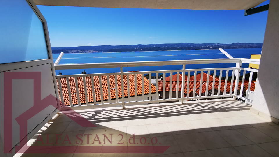 A beautiful apartment building with a view of the sea - Ideal for tourist business!