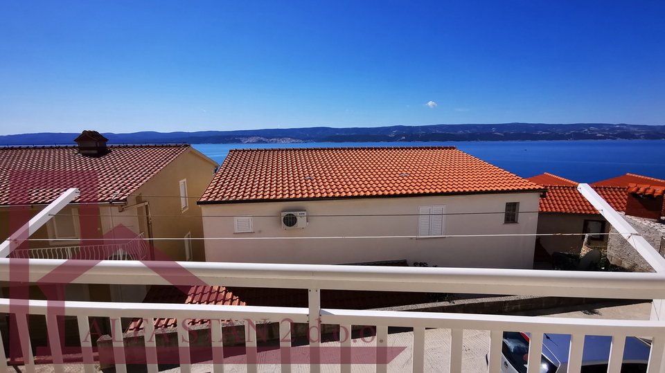 A beautiful apartment building with a view of the sea - Ideal for tourist business&excl;