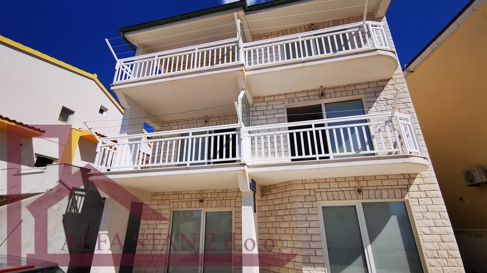 A beautiful apartment building with a view of the sea - Ideal for tourist business&excl;