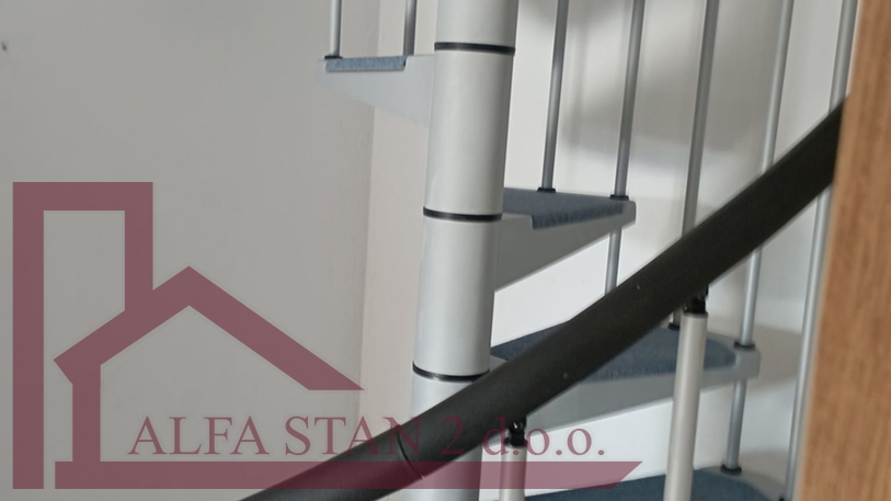 Casa in pietra ristrutturata con due camere da letto e cortile