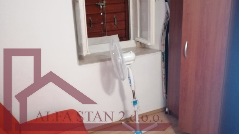 Casa in pietra ristrutturata con due camere da letto e cortile