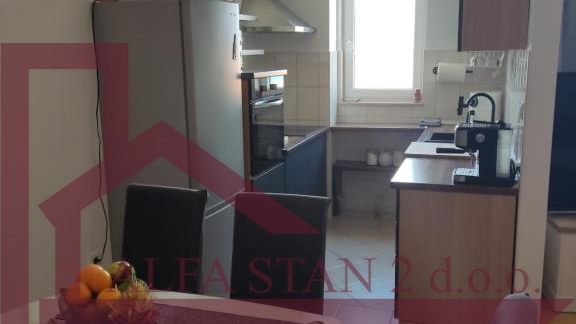 APARTMENT FOR SALE &ndash; MI&Scaron;EVAC NEAR TROGIR &vert; SEA VIEW &vert; 250 m FROM THE BEACH