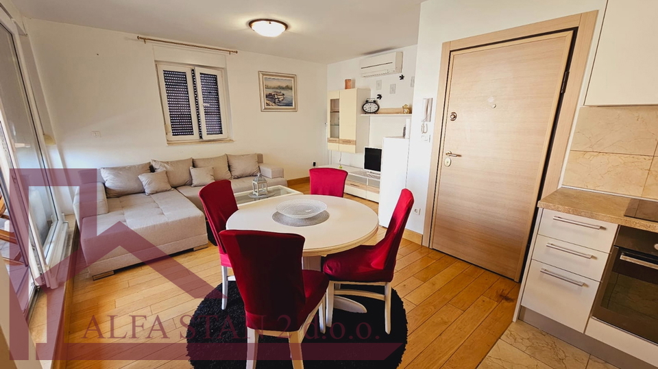 Wohnung, 72 m2, Vermietung, Podstrana - Strožanac