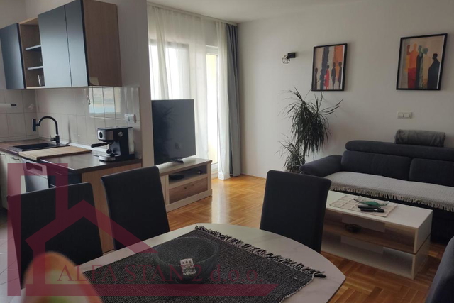 APARTMENT FOR SALE – MIŠEVAC NEAR TROGIR | SEA VIEW | 250 m FROM THE BEACH