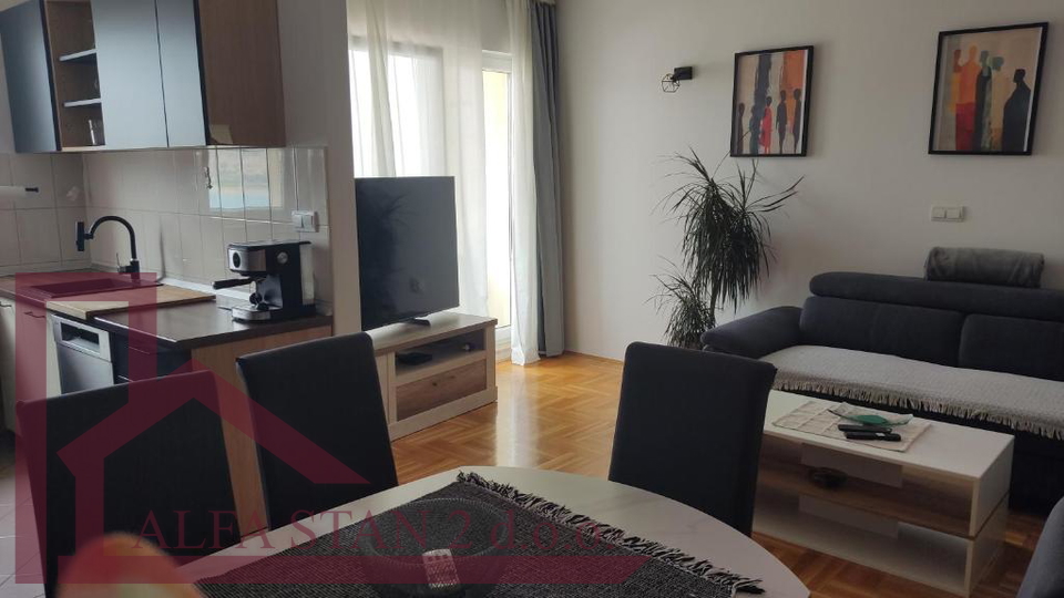 APARTMENT FOR SALE &ndash; MI&Scaron;EVAC NEAR TROGIR &vert; SEA VIEW &vert; 250 m FROM THE BEACH