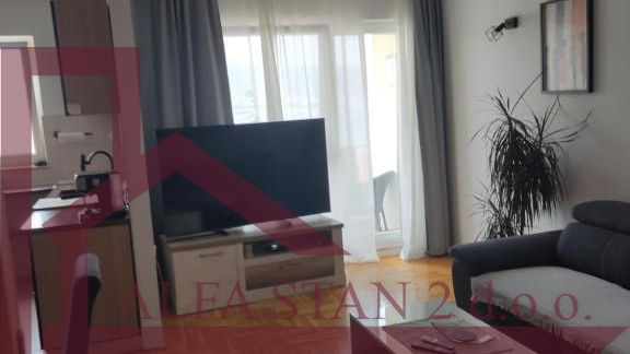 APARTMENT FOR SALE &ndash; MI&Scaron;EVAC NEAR TROGIR &vert; SEA VIEW &vert; 250 m FROM THE BEACH
