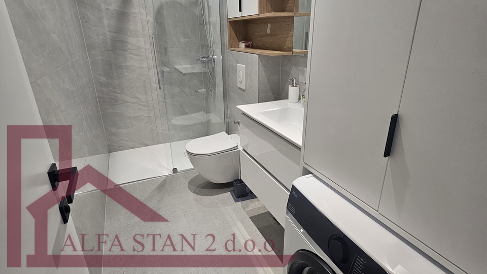 MAKARSKA&comma; novi jednosoban stan za dugoro&ccaron;ni najam 750&euro;