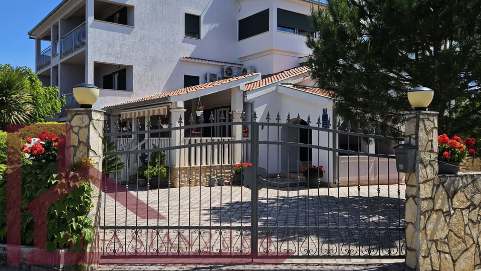 Villa Marina – Vinišće (Ljubljeva) – 549 m², 6 appartamenti, piscina – 999.000 €
