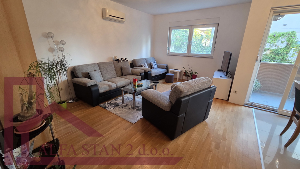 Appartamento&comma; 70 m2&comma; Vendita&comma; Podstrana