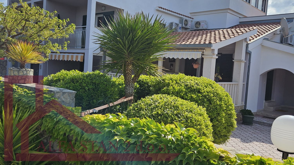 Villa Marina – Vinišće (Ljubljeva) – 549 m², 6 appartamenti, piscina – 999.000 €
