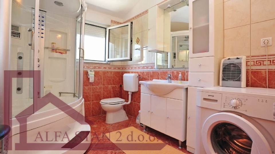 Haus, 522 m2, Verkauf, Podstrana