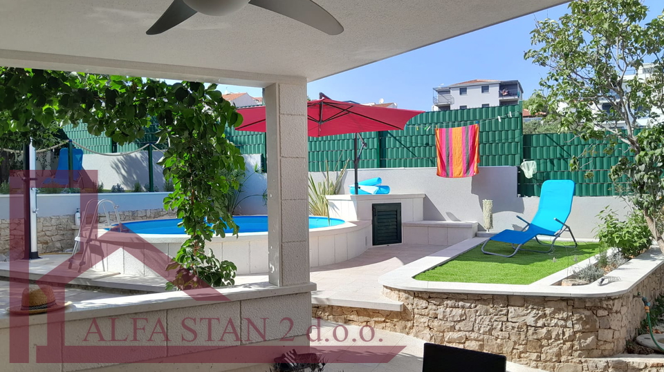 House&comma; 162 m2&comma; For Sale&comma; Okrug - Okrug Gornji