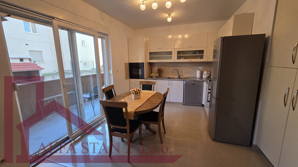 Appartamento&comma; 70 m2&comma; Vendita&comma; Podstrana