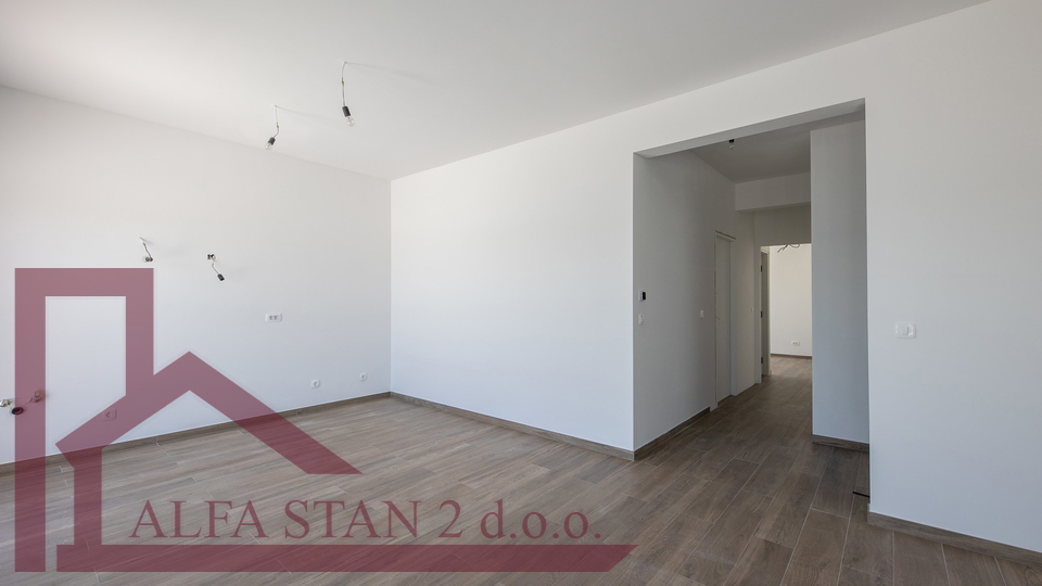 Luxuriöses Penthouse mit Meerblick in einem Gebäude mit Schwimmbad