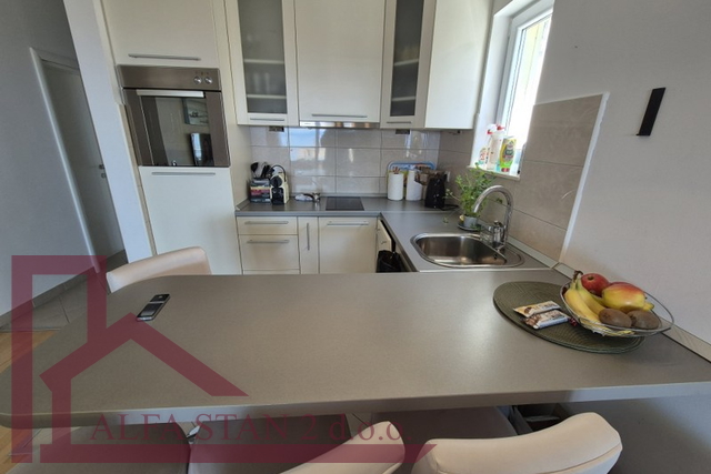Makarska, furnished two-bedroom apartment 800 meters from the beach