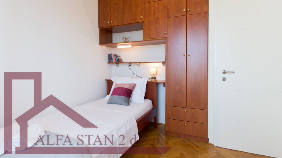 Dugoro&ccaron;an najam  trosobnog stana  Split&comma; Su&cacute;idar&comma; dostupan od 01&period;09&period;2026&period;