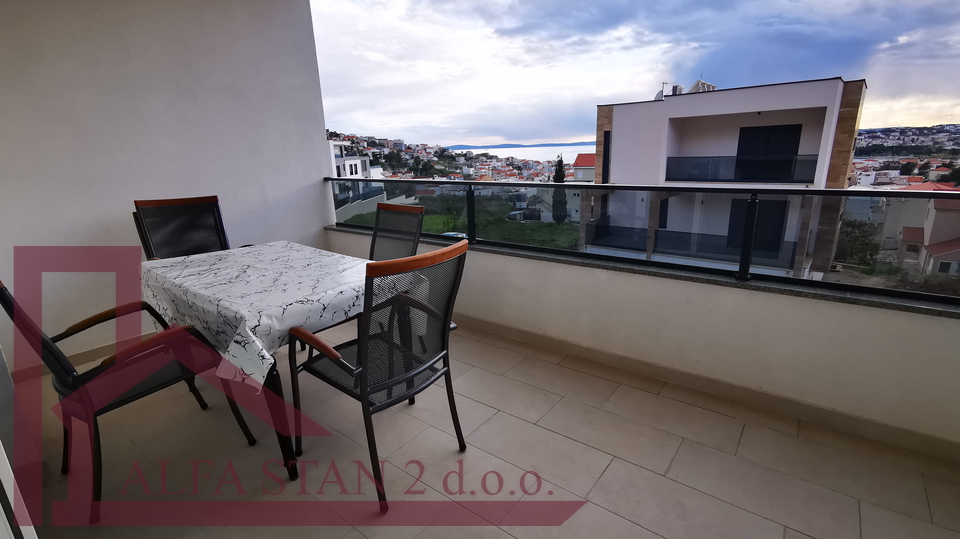 Podstrana&comma; Stro&zcaron;anac&comma; dvosoban stan za dugoro&ccaron;ni najam  900&euro;