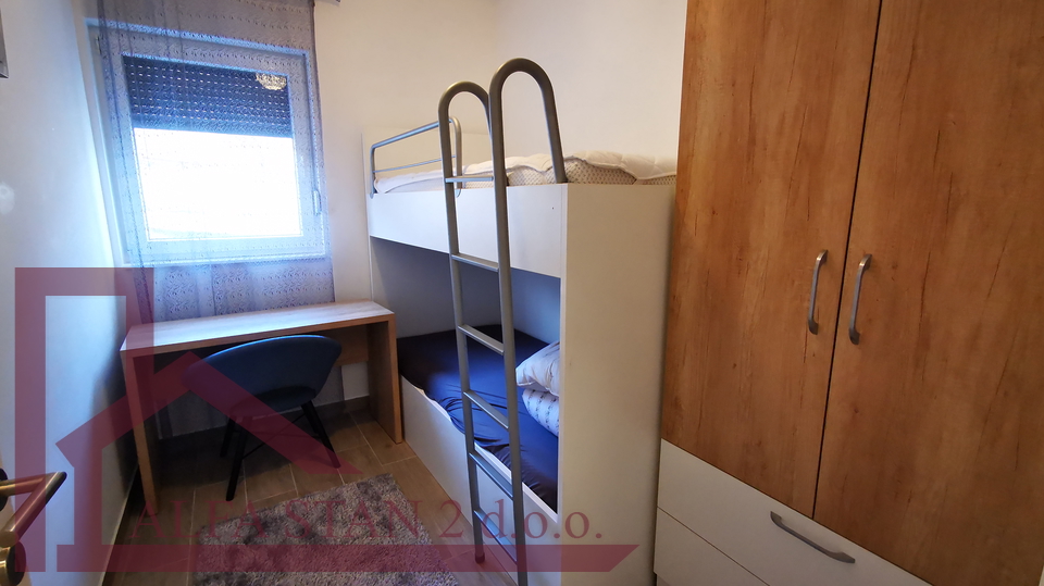 Podstrana&comma; Stro&zcaron;anac&comma; dvosoban stan za dugoro&ccaron;ni najam  900&euro;