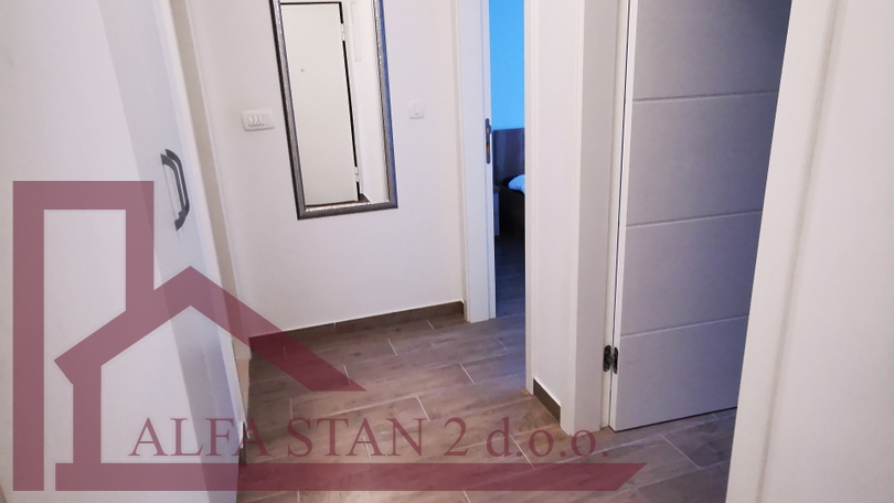 Podstrana&comma; Stro&zcaron;anac&comma; dvosoban stan za dugoro&ccaron;ni najam  900&euro;