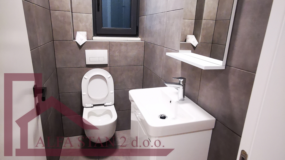 Podstrana, Strožanac, Beautiful newly built two-bedroom apartment for long-term rent