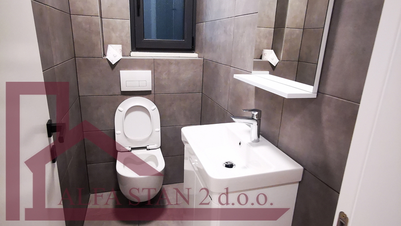 Podstrana, Strožanac, Prekrasan novoizgrađeni dvosobni stan za dugoročni najam