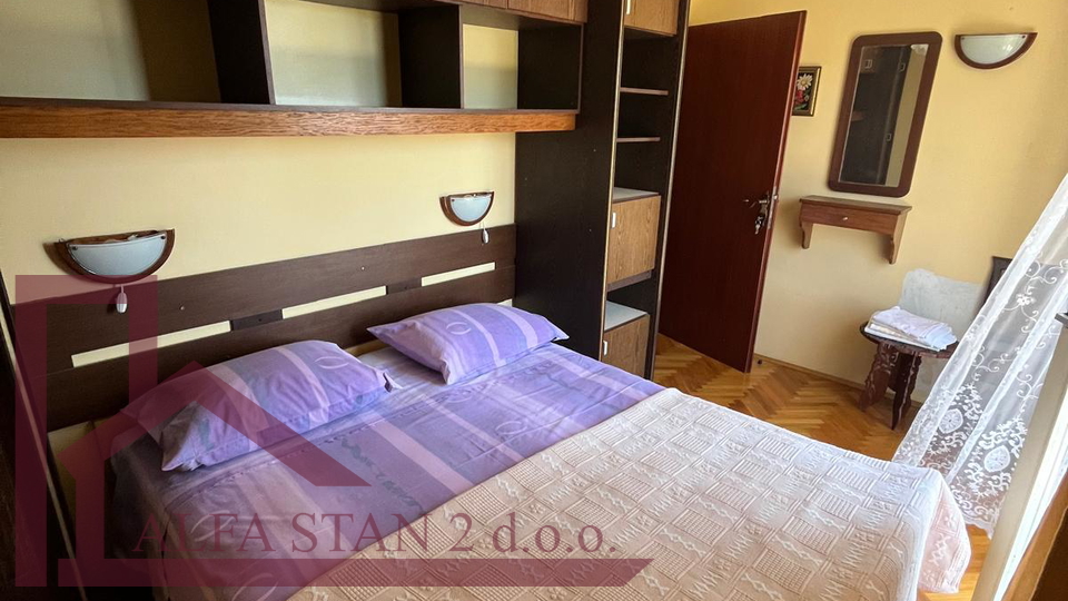 Seget Donji trosoban stan za radnike -dugoročni najam 200€ po osobi