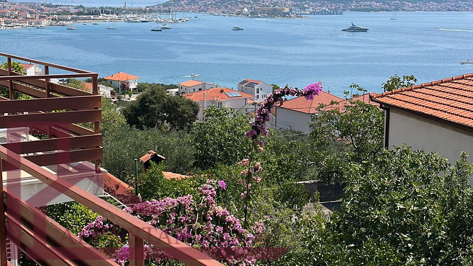 Seget Donji trosoban stan za radnike -dugoročni najam 200€ po osobi