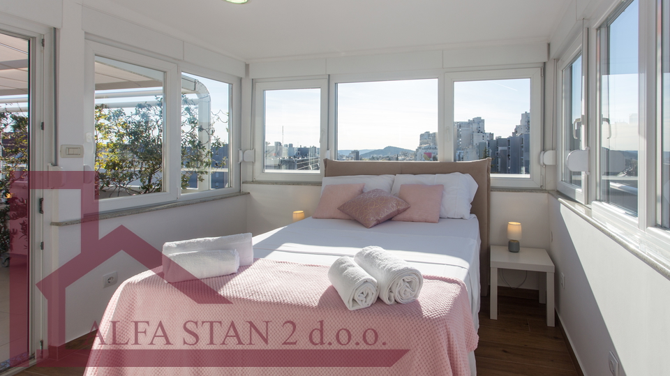 Dugoro&ccaron;an najam  trosobnog stana  Split&comma; Su&cacute;idar&comma; dostupan od 01&period;09&period;2026&period;